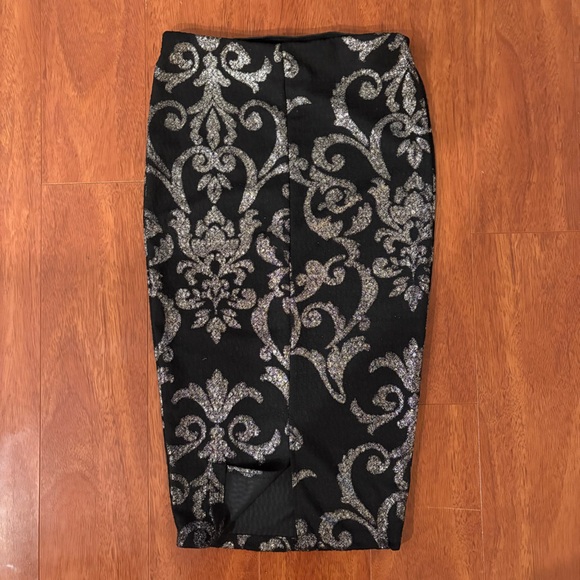 Privy Black and Gold Glitter Textured Bodycon Skirt - Picture 2 of 3